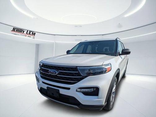 White Metallic 2021 Ford Explorer XLT