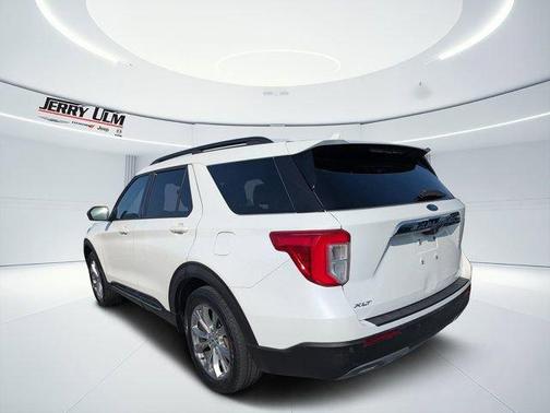 White Metallic 2021 Ford Explorer XLT