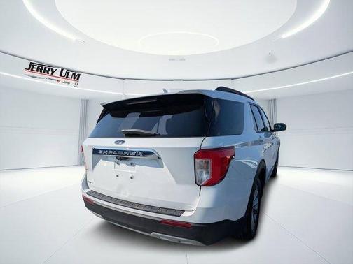 White Metallic 2021 Ford Explorer XLT