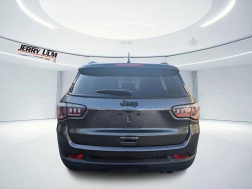 Granite Crystal Clearcoat Metallic 2018 Jeep Compass Altitude