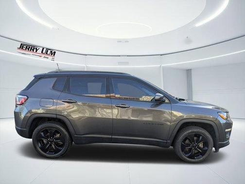 Granite Crystal Clearcoat Metallic 2018 Jeep Compass Altitude