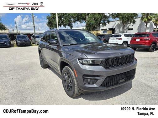 2025 Jeep Grand Cherokee Laredo