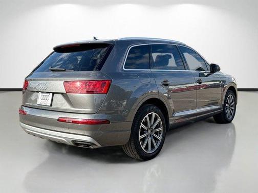 2019 Audi Q7 45 Premium Plus