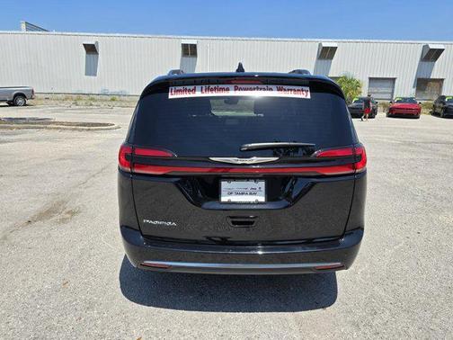 2024 Chrysler Pacifica L