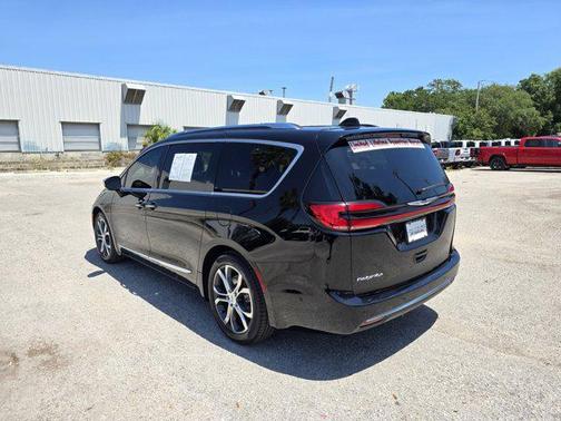 2024 Chrysler Pacifica L