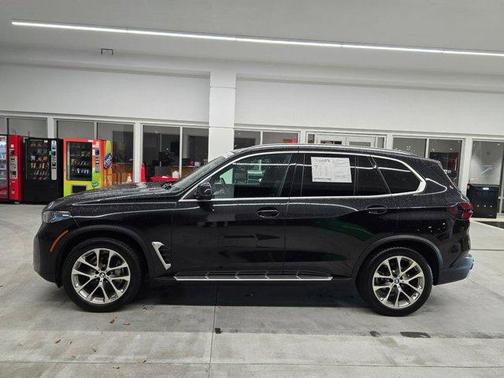 2025 BMW X5 xDrive40i