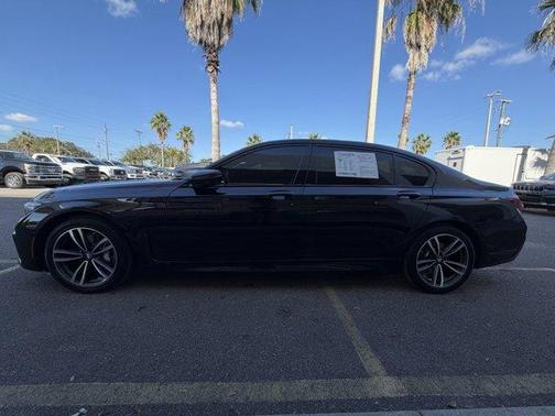 2022 BMW 740 i xDrive