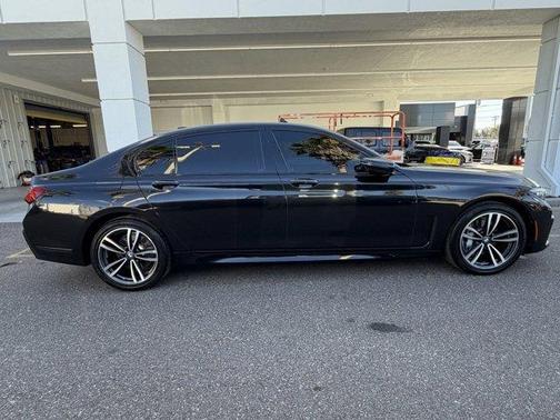 2022 BMW 740 i xDrive