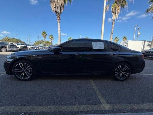 2022 BMW 740 i xDrive