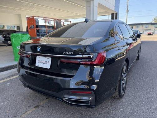 2022 BMW 740 i xDrive