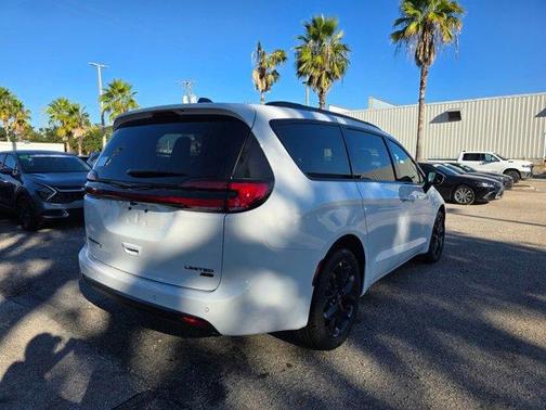 2026 Chrysler Pacifica Limited