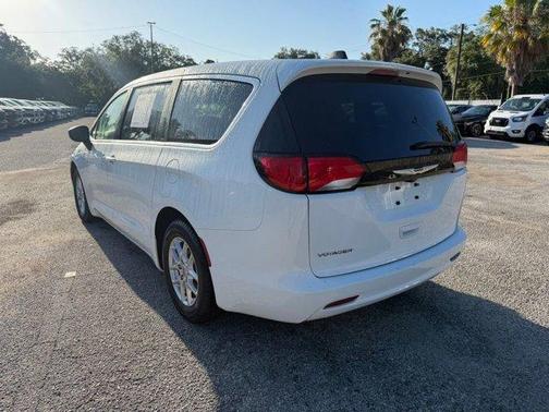 Bright White Clearcoat 2023 Chrysler Voyager LX