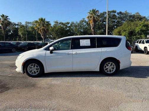 Bright White Clearcoat 2023 Chrysler Voyager LX