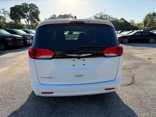 Bright White Clearcoat 2023 Chrysler Voyager LX