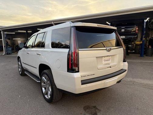 2016 Cadillac Escalade Luxury