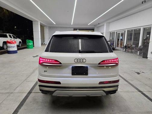 2025 Audi Q7 55 Premium Plus
