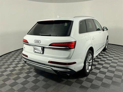 2025 Audi Q7 55 Premium Plus