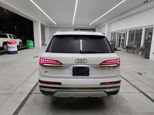 2025 Audi Q7 55 Premium Plus