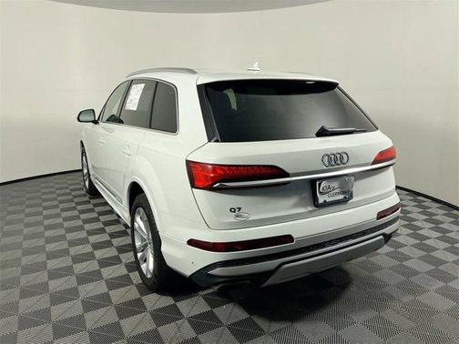 2025 Audi Q7 55 Premium Plus
