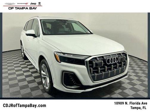 2025 Audi Q7 55 Premium Plus
