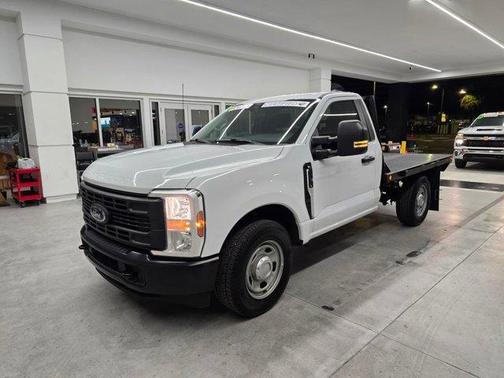 Oxford White 2024 Ford F-350 XL