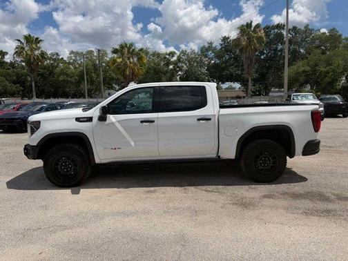 Summit White 2024 GMC Sierra 1500 AT4X