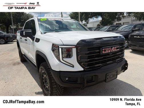 Summit White 2024 GMC Sierra 1500 AT4X