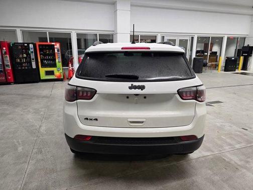 Bright White Clearcoat 2026 Jeep Compass Latitude