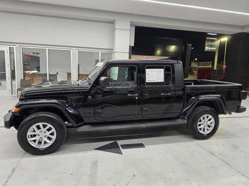 2023 Jeep Gladiator Sport