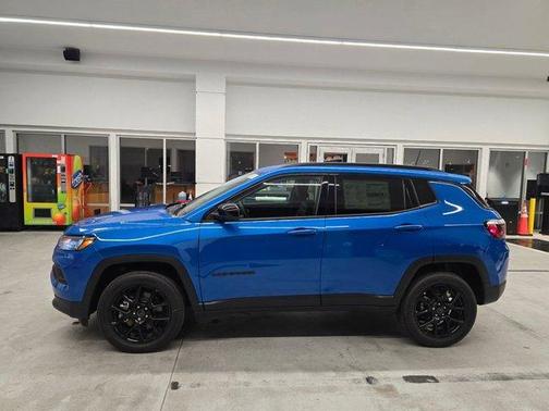 Hydro Blue Pearlcoat 2026 Jeep Compass Latitude