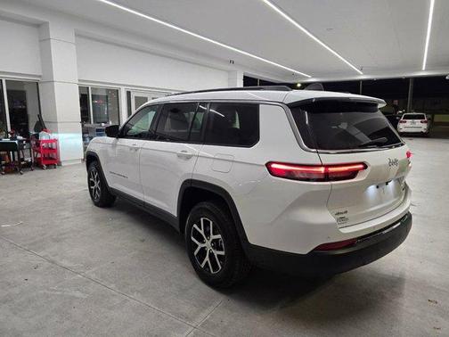 Bright White Clearcoat 2024 Jeep Grand Cherokee L Limited