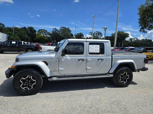 2022 Jeep Gladiator Overland