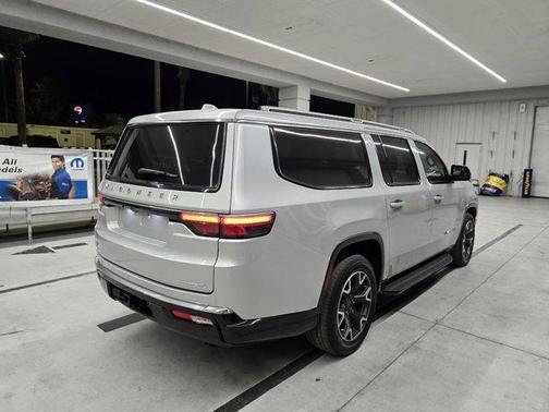 2023 Jeep Wagoneer L Series III