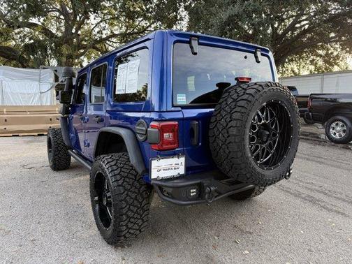 2020 Jeep Wrangler Unlimited Sahara Altitude