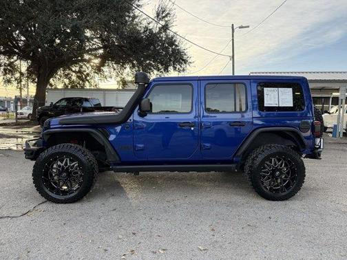 2020 Jeep Wrangler Unlimited Sahara Altitude