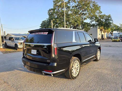 2022 Cadillac Escalade Luxury