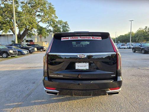 2022 Cadillac Escalade Luxury