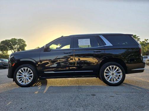 2022 Cadillac Escalade Luxury