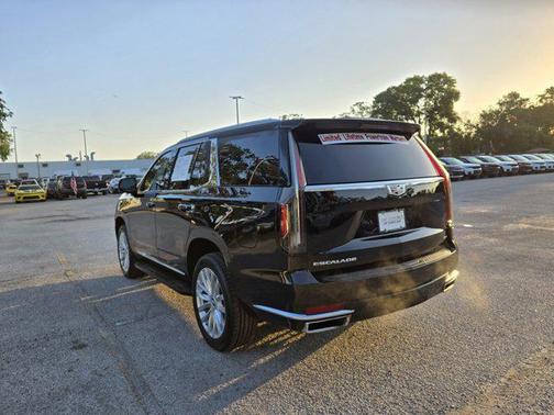 2022 Cadillac Escalade Luxury