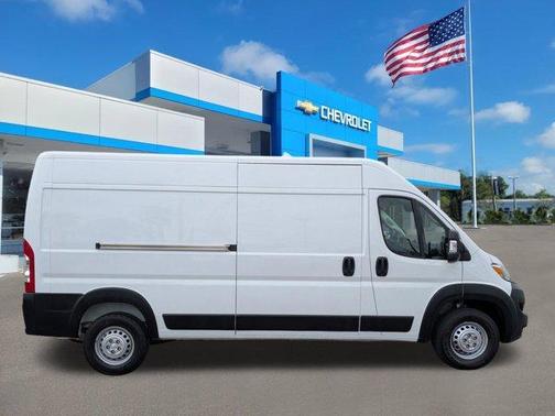 Bright White Clearcoat 2025 RAM ProMaster 2500 High Roof