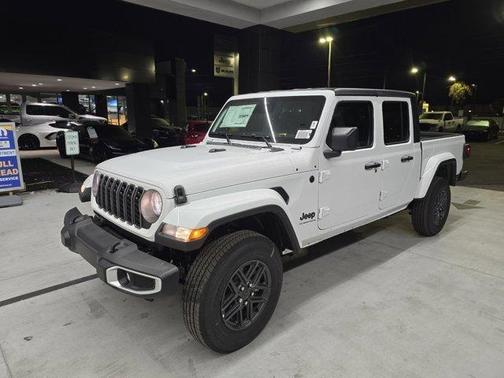 2026 Jeep Gladiator Sport
