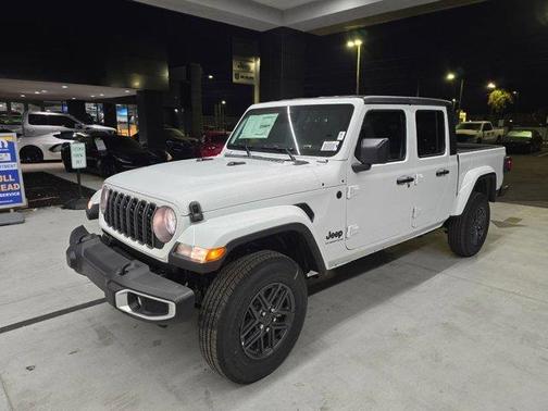 2026 Jeep Gladiator Sport