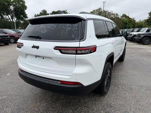 Bright White Clearcoat 2026 Jeep Grand Cherokee L Laredo