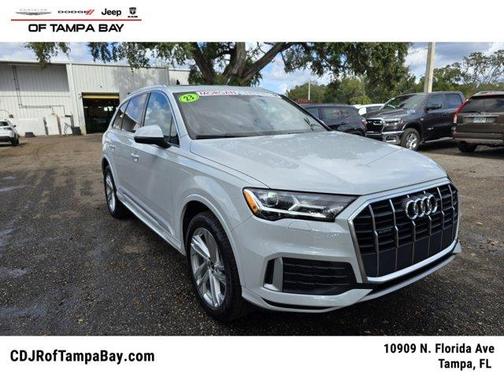 2023 Audi Q7 45 Premium