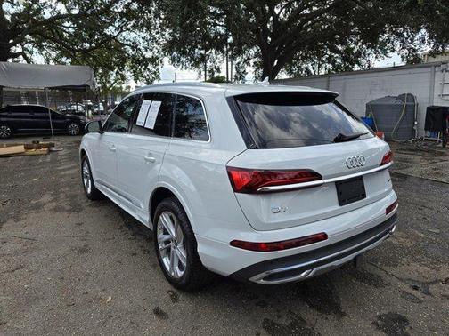 2023 Audi Q7 45 Premium