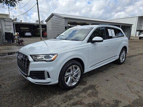 2023 Audi Q7 45 Premium