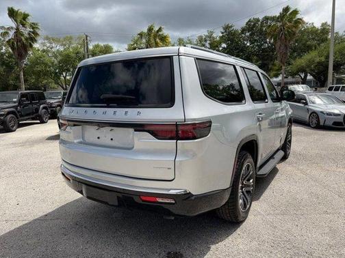 Silver Zynith 2024 Jeep Wagoneer Series II