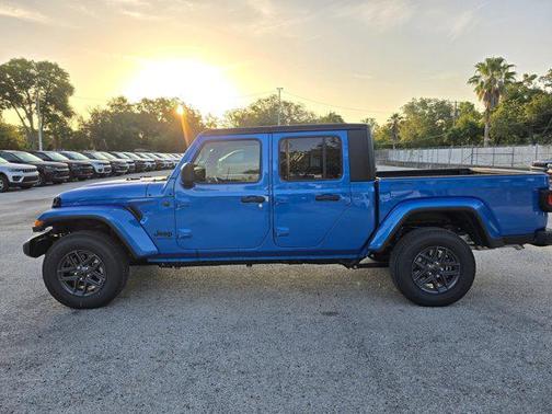 2025 Jeep Gladiator Sport S