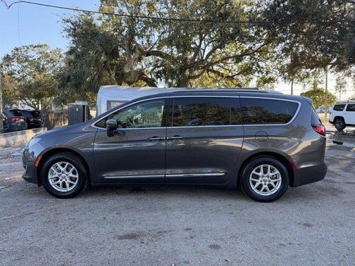 2020 Chrysler Pacifica Touring-L
