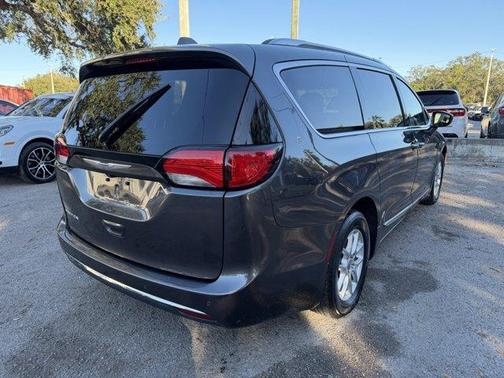 2020 Chrysler Pacifica Touring-L